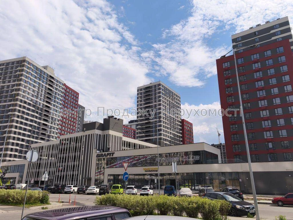 Продаж 1-к квартири, 43 м², 18/25 поверх, ЖК Варшавський 3,