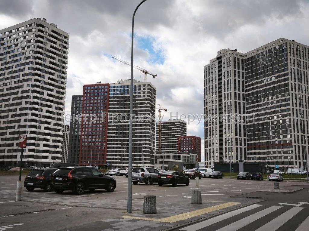 Продаж 1-к квартири, 43 м², 18/25 поверх, ЖК Варшавський 3,