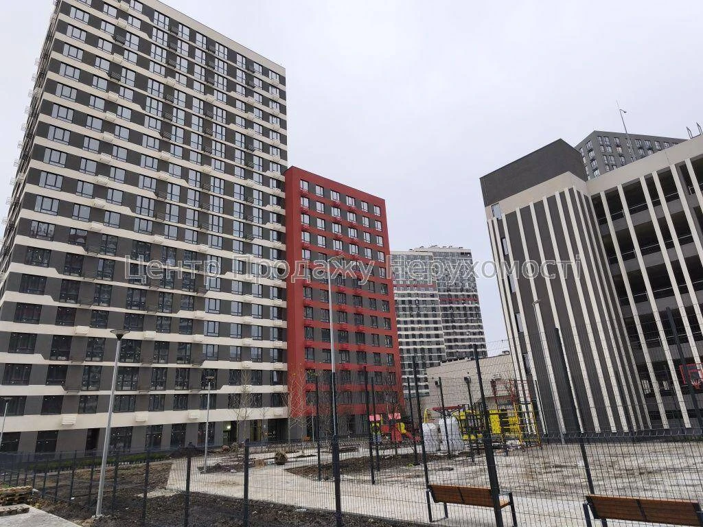 Продаж 1-к квартири, 43 м², 18/25 поверх, ЖК Варшавський 3,
