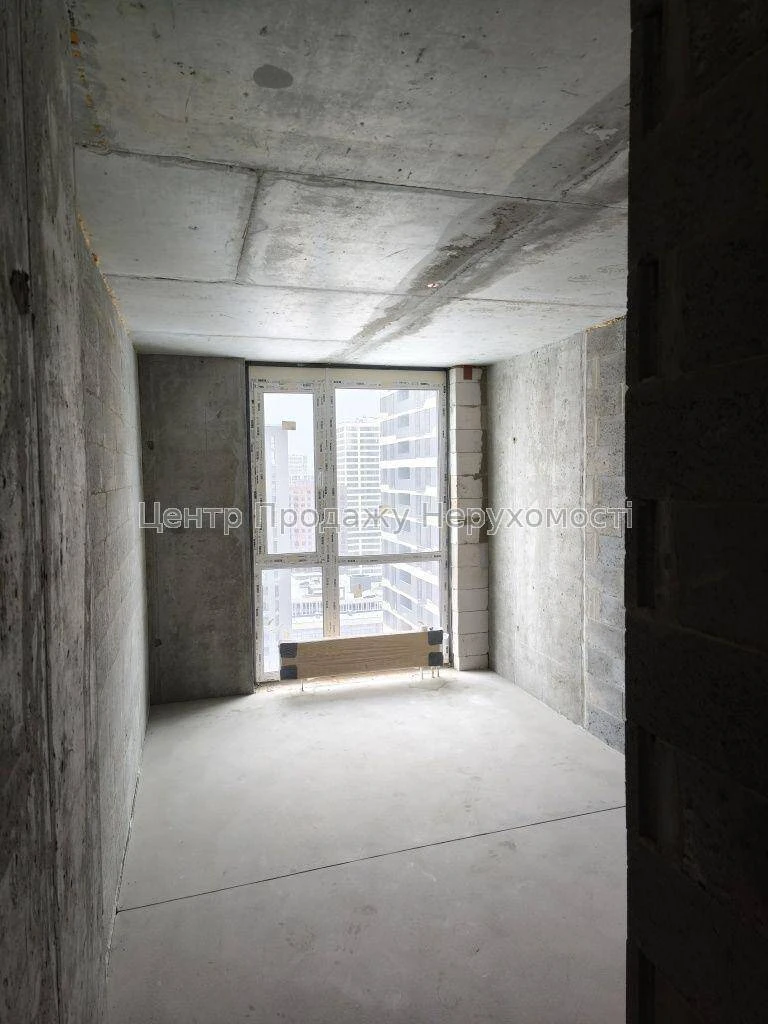 Продаж 1-к квартири, 43 м², 18/25 поверх, ЖК Варшавський 3,