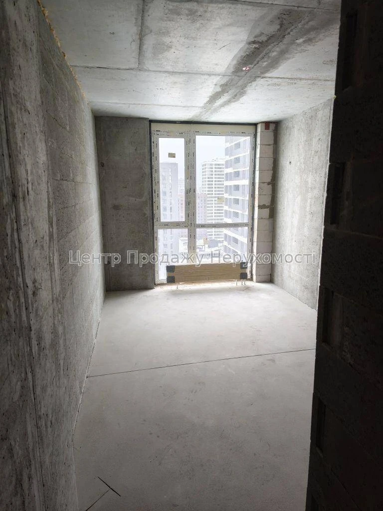 Продаж 1-к квартири, 43 м², 18/25 поверх, ЖК Варшавський 3,
