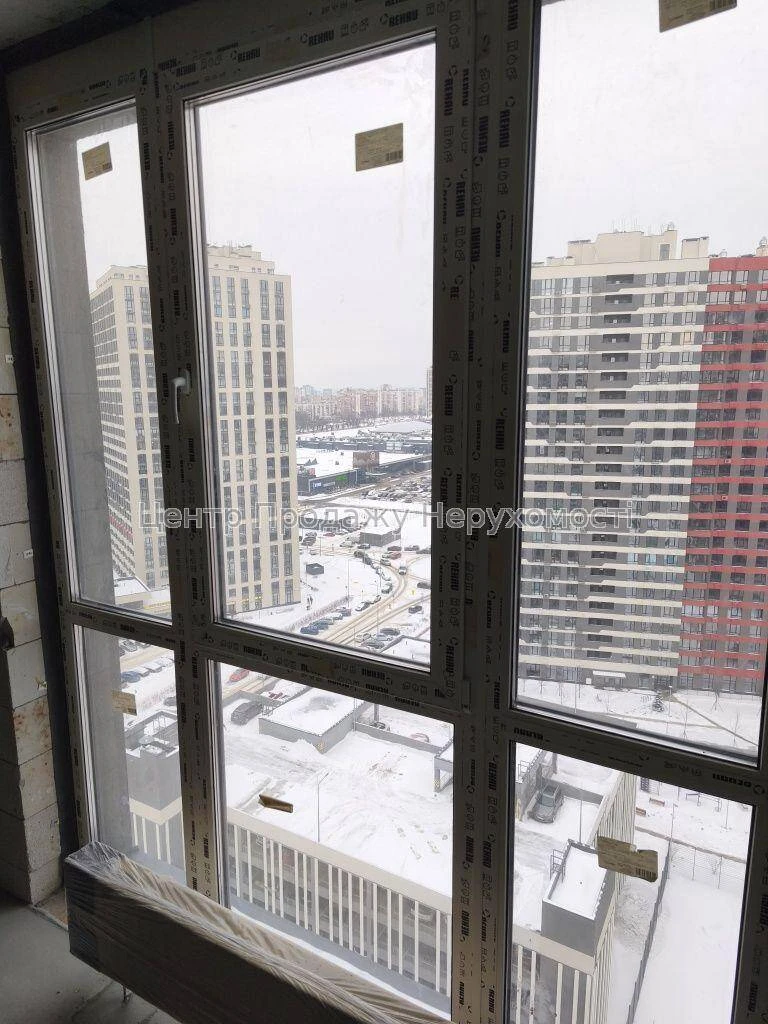 Продаж 1-к квартири, 43 м², 18/25 поверх, ЖК Варшавський 3,