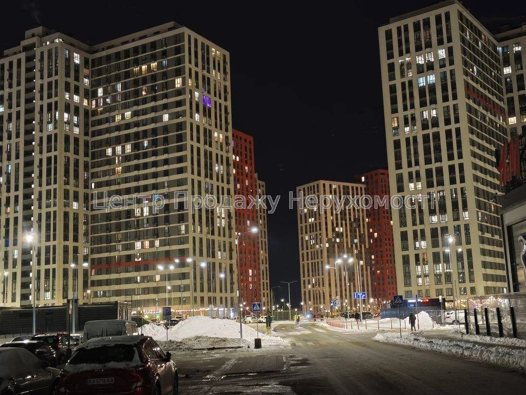 Продаж 1-к квартири, 43 м², 18/25 поверх, ЖК Варшавський 3,
