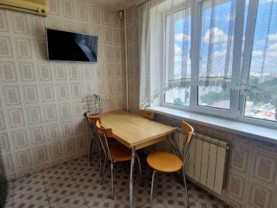 Apartment. Kharkiv, Traktorostudivnyky Ave.
