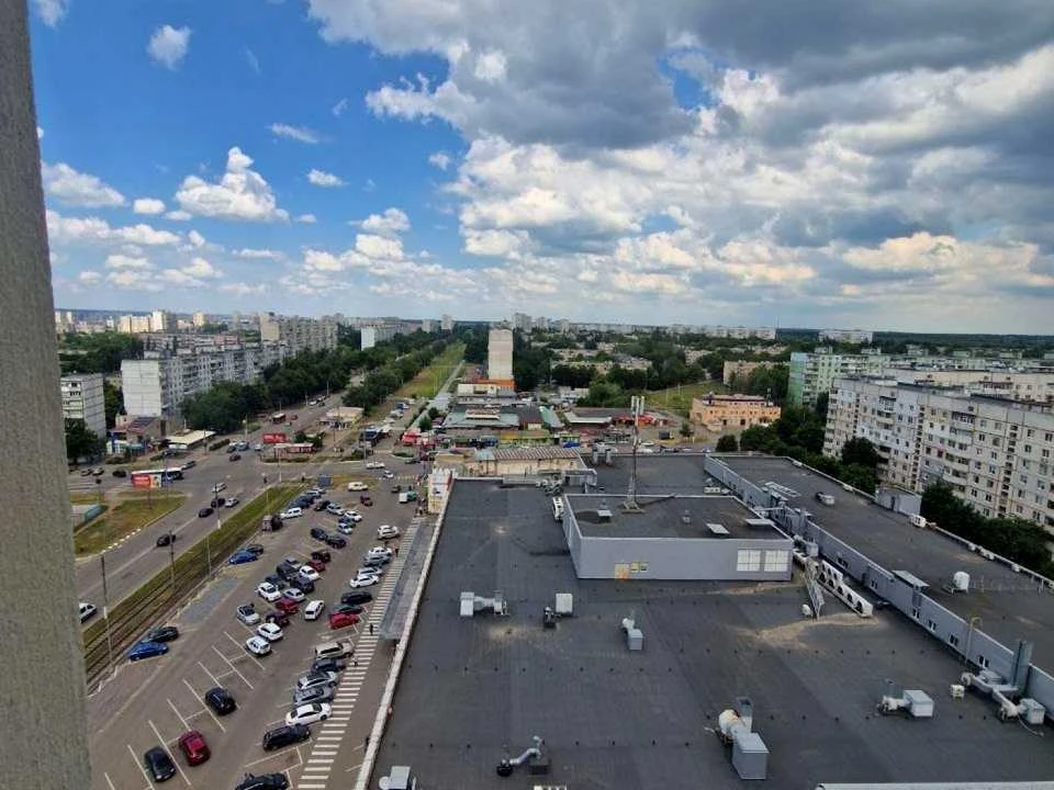 Apartment. Kharkiv, Traktorostudivnyky Ave.