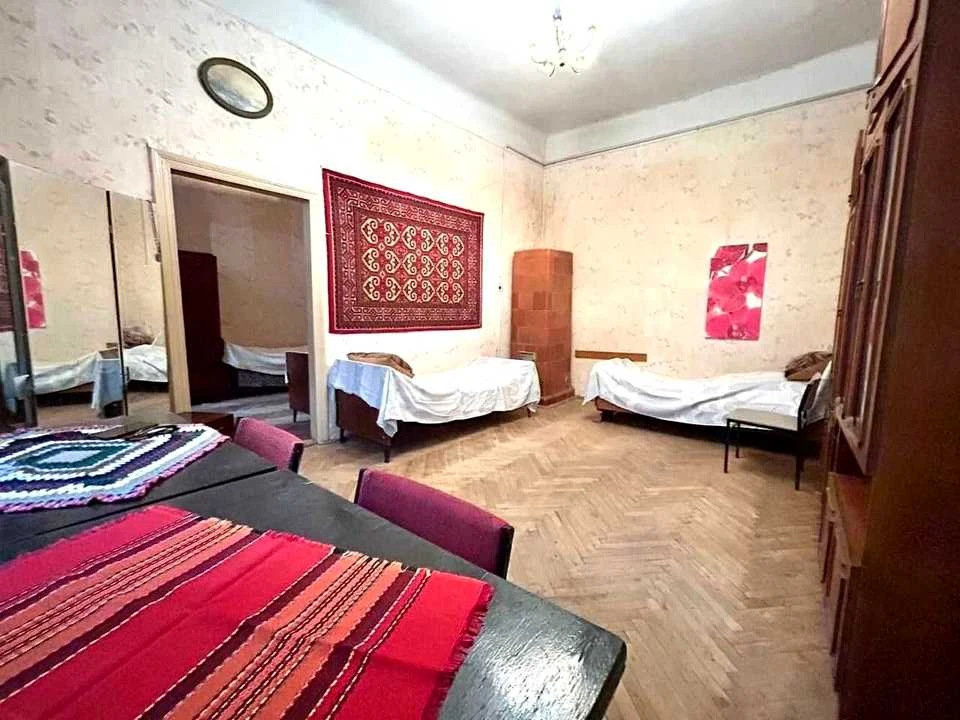Квартира. Львів, Короля Данила пл.