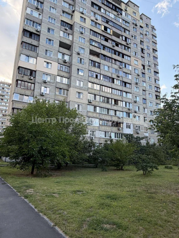 Продаж 1-кімн. квартири 38, 8 м², 3/10 пов, Київ.