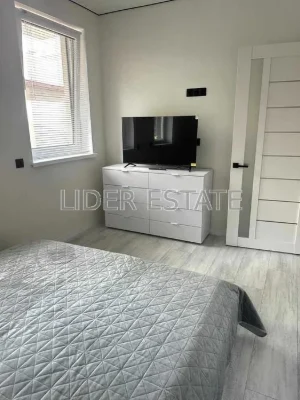 Продаж 1-к квартири 32.3 м², 1/4 пов., Ужгород | Вул. Шопена