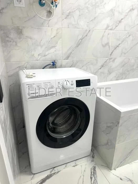 Продаж 1-к квартири 32.3 м², 1/4 пов., Ужгород | Вул. Шопена