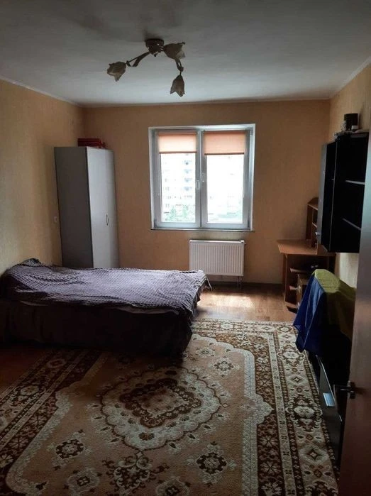 Продам 3 кімн. квартиру, вул. Закревського, 97-А