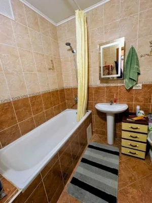 Продам 3 кімн. квартиру, вул. Закревського, 97-А