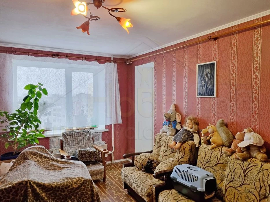4 кімнатна квартира 91м2 з косметичним ремонтом в цегляному