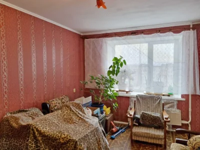 4 кімнатна квартира 91м2 з косметичним ремонтом в цегляному