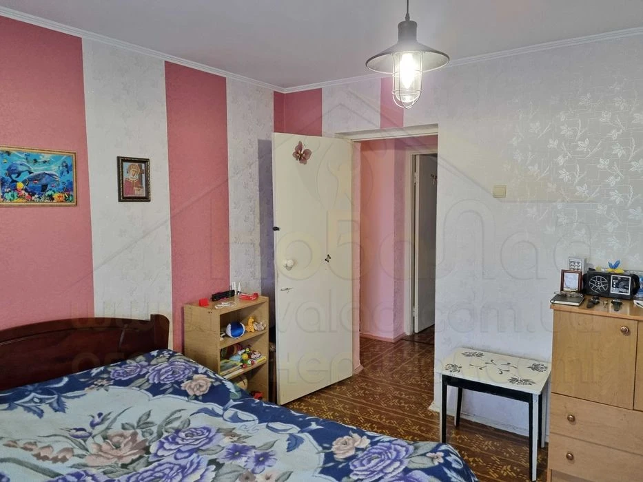 4 кімнатна квартира 91м2 з косметичним ремонтом в цегляному