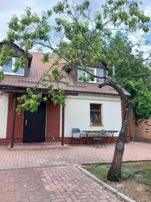 Продається гарний двоповерховий будинок в районі Олексіївки