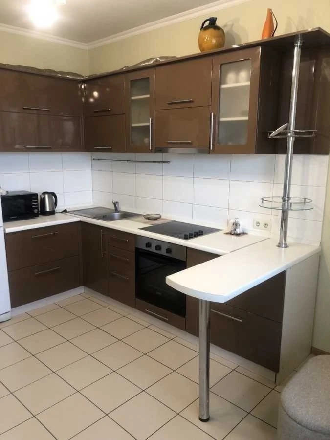 Оренда 1-кімнатної квартири 55 м², Йорданська вул., 1