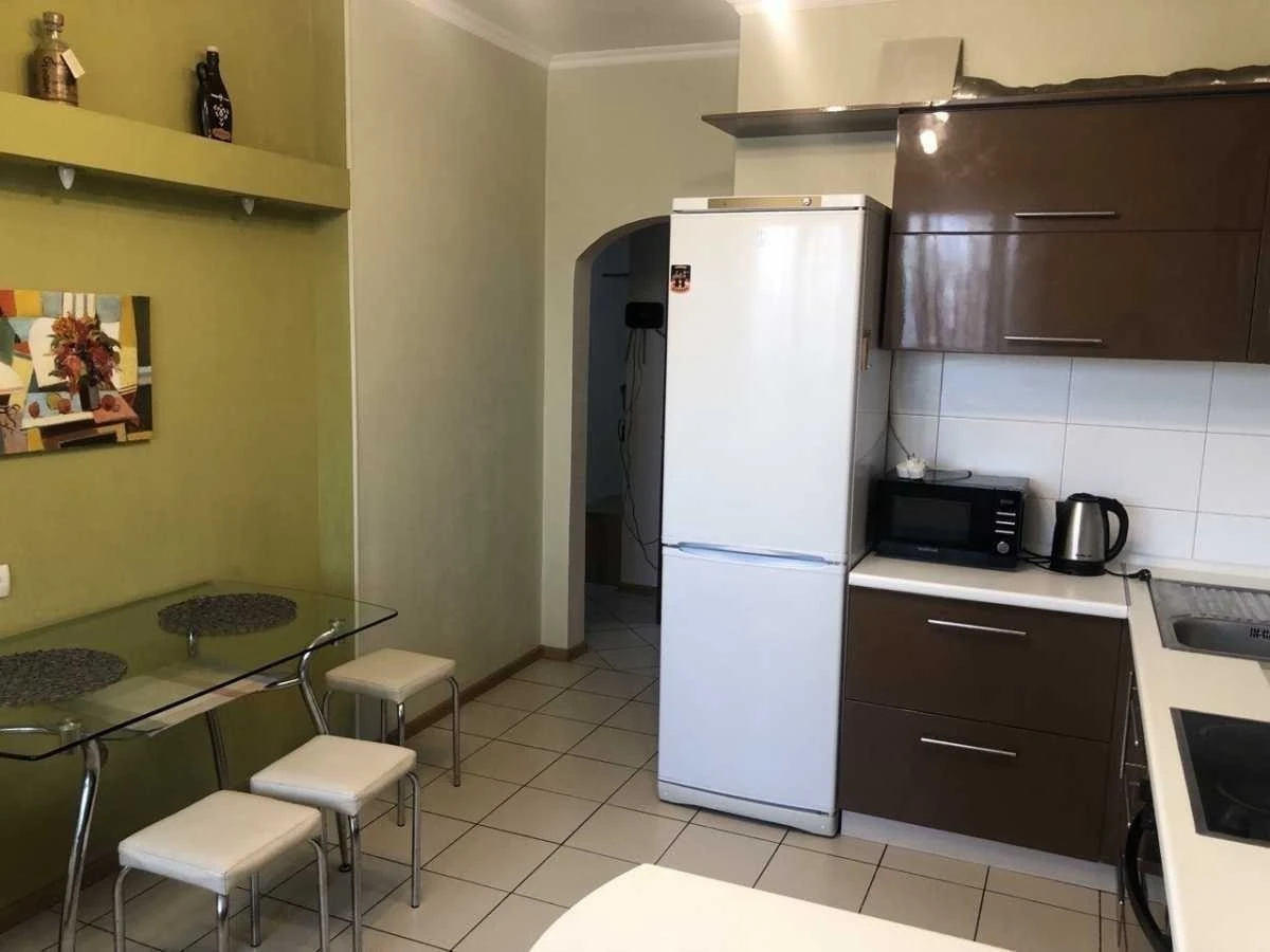 Оренда 1-кімнатної квартири 55 м², Йорданська вул., 1