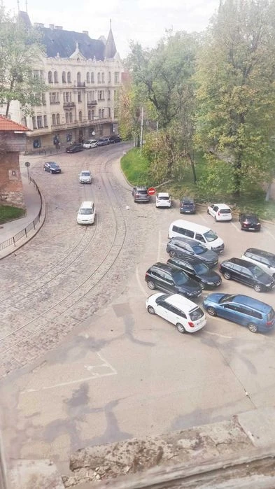 родається 2-кімнатна квартира в центрі Львова — вул. Винниче