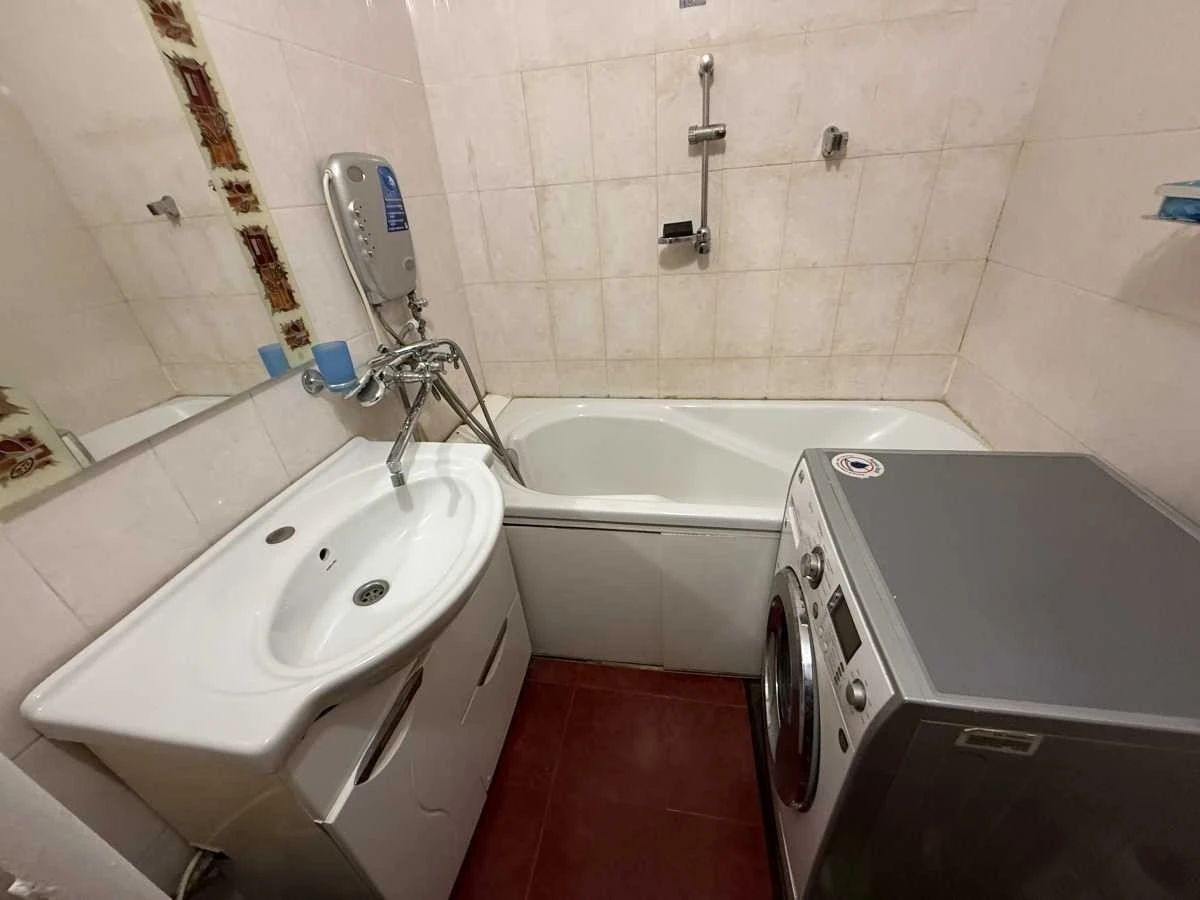 Оренда 1-кімнатної квартири 42 м², Урлівська вул., 9