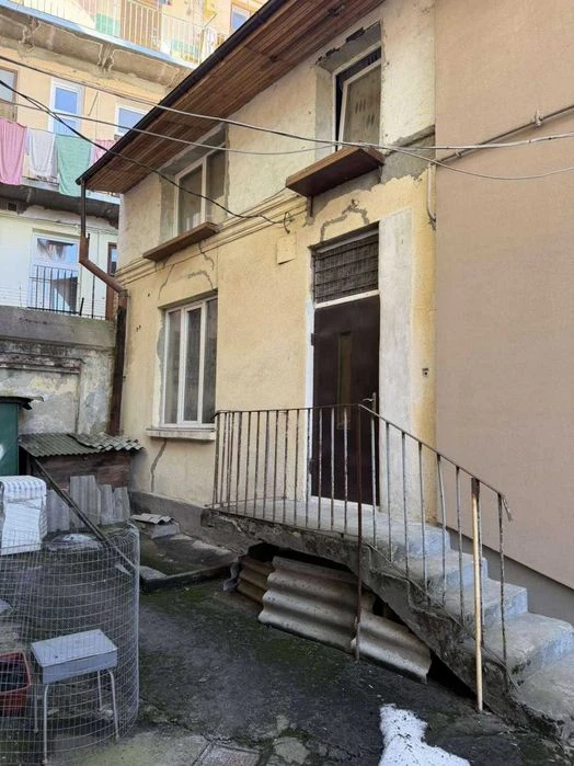 Продається 2 кімнатна квартира в австрійському будинку по ву