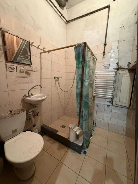 Продається 2 кімнатна квартира в австрійському будинку по ву