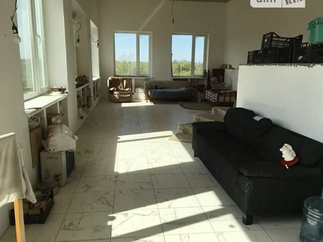 Продаж 3 поверхового будинку з верандою і ділянкою на 1 га,