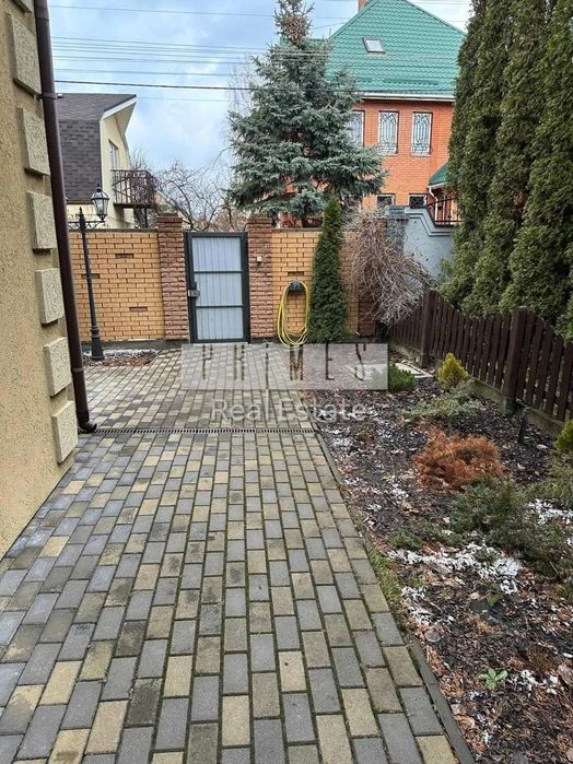 Продаж житлового 5к будинку, м. Осокорки, 2 км від проспекту