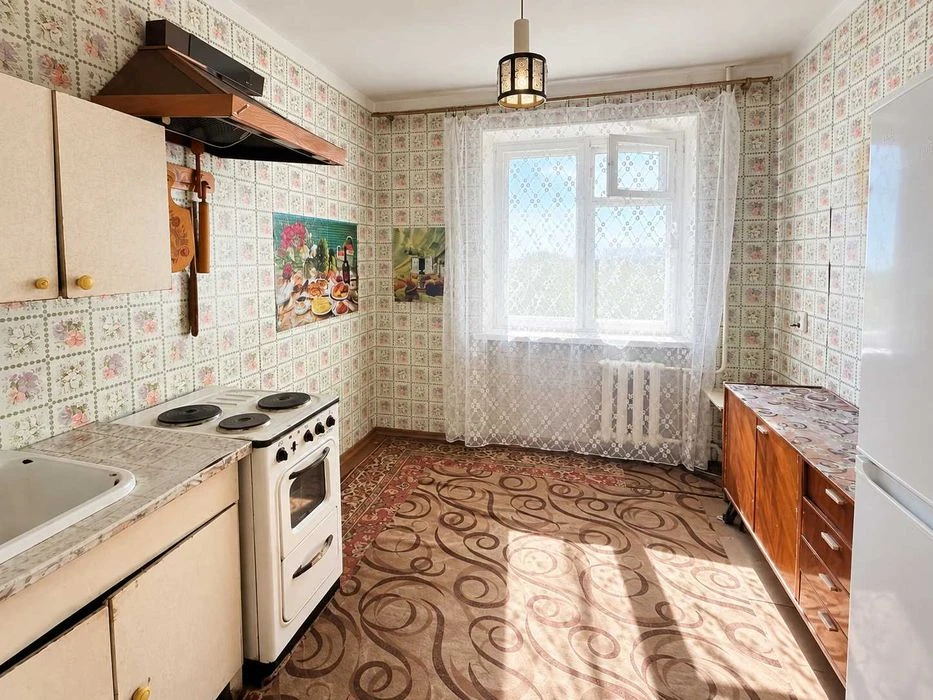 Продам 2к квартиру на Тополе 3