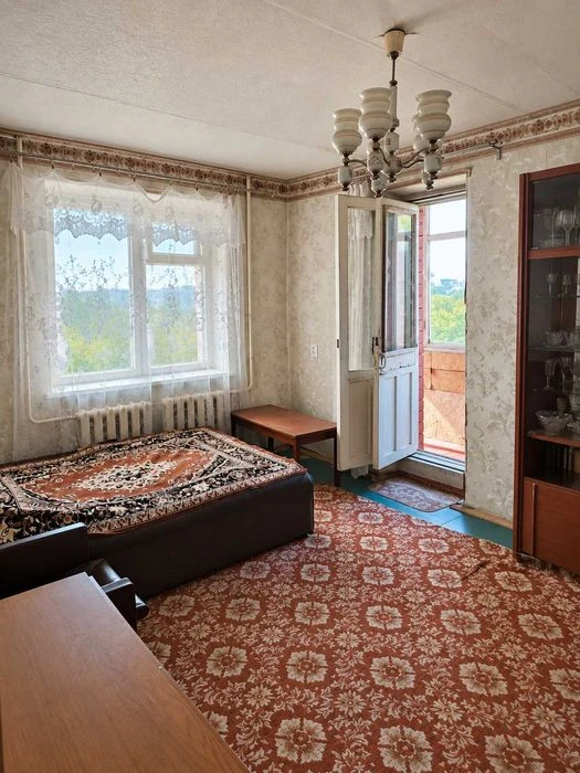 Продам 2к квартиру на Тополе 3