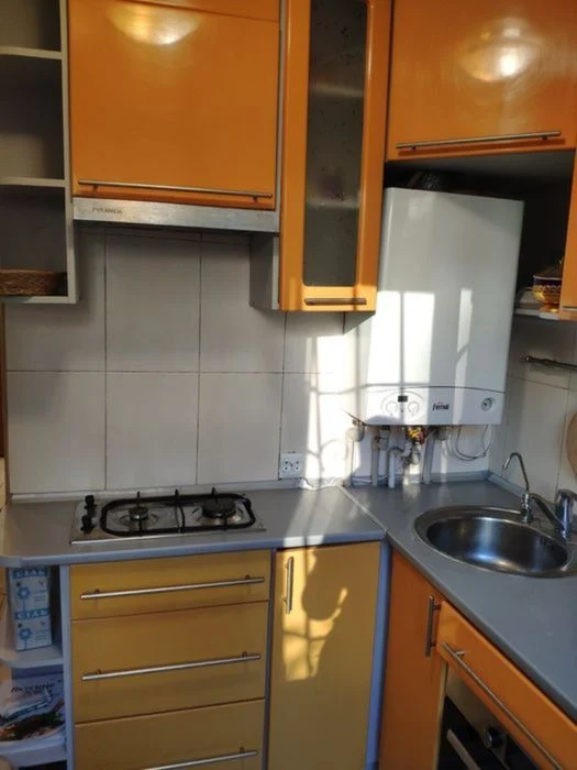 3- комн. 60 м. кв., автономка, просп. Петра Калнышевского, у