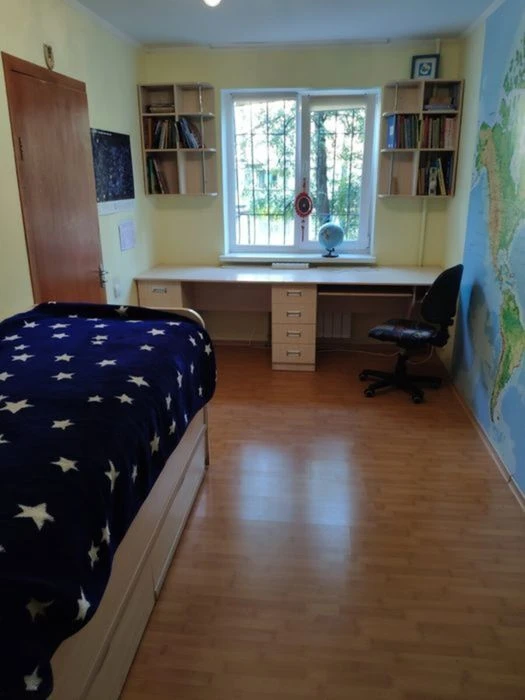 3- комн. 60 м. кв., автономка, просп. Петра Калнышевского, у