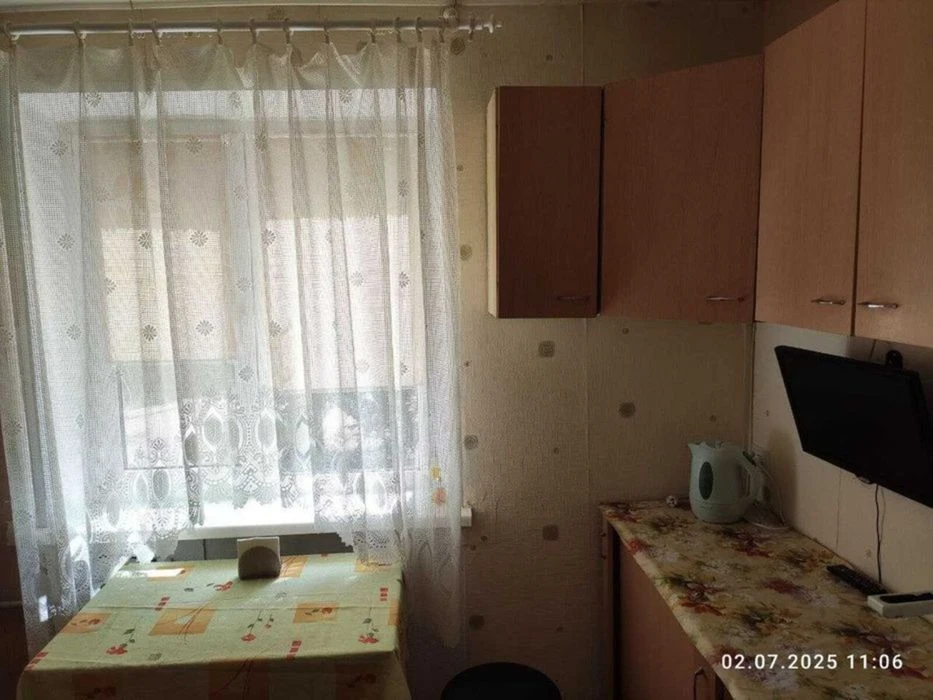 3 - комн. квартира 72 м. кв. 2/9 эт. 12 квартал ул. Гладкова