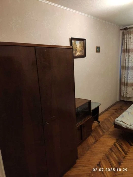 3 - комн. квартира 72 м. кв. 2/9 эт. 12 квартал ул. Гладкова