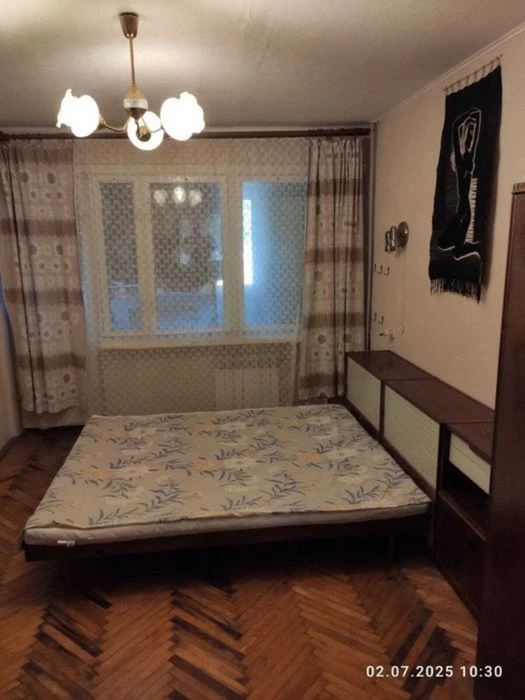 3 - комн. квартира 72 м. кв. 2/9 эт. 12 квартал ул. Гладкова
