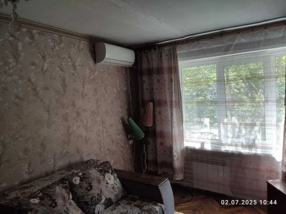 3 - комн. квартира 72 м. кв. 2/9 эт. 12 квартал ул. Гладкова