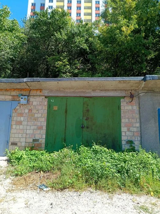 Продається капітальний цегляний гараж площею 40 м² у ГК Совк
