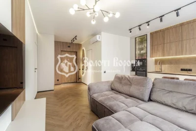 Продажа: 1-комнатная квартира 46.8 м², Канальная ул., 8Б