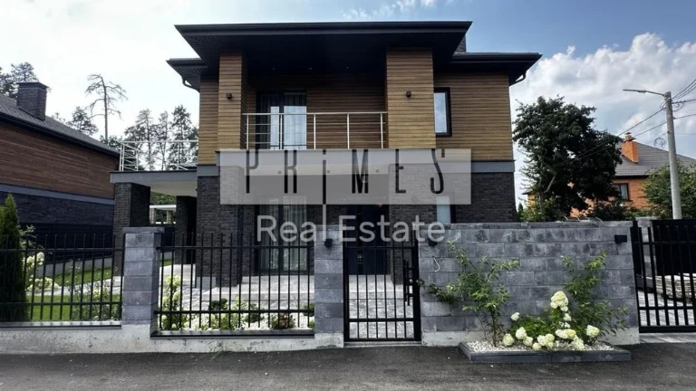 Продаж будинку у котеджному містечку "Forest Lake Villas"