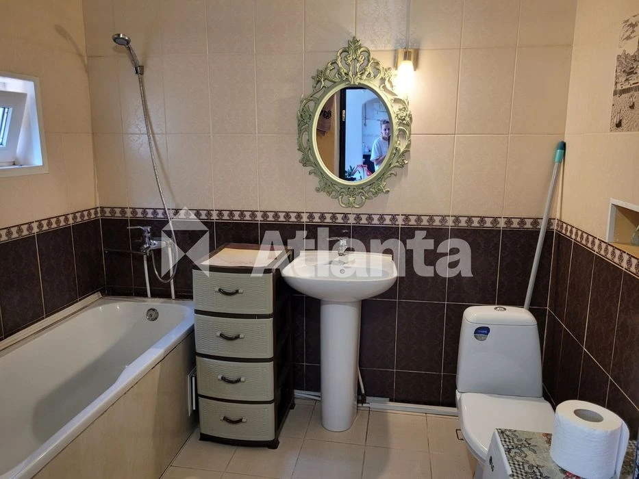В продаже дом на Слободке на 2 входа на 15 сотках!