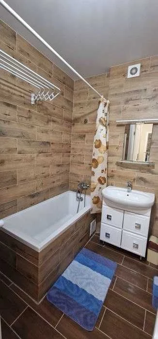 Продам квартиру в новому ЖК на Маршала Жукова/Небесноі Сотні