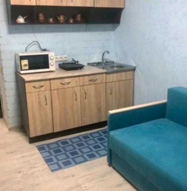 Продам гостинку, метро Масельского