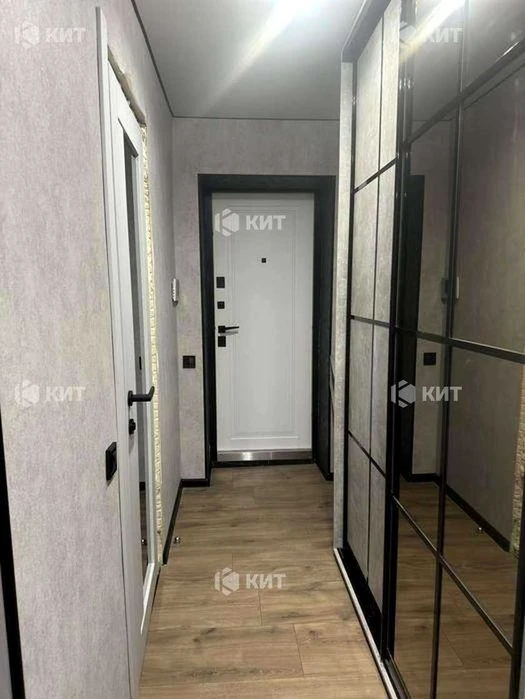 3к. 65м2 Павлово Поле, м. 23 Августа, 23 Августа ул. 42, 137