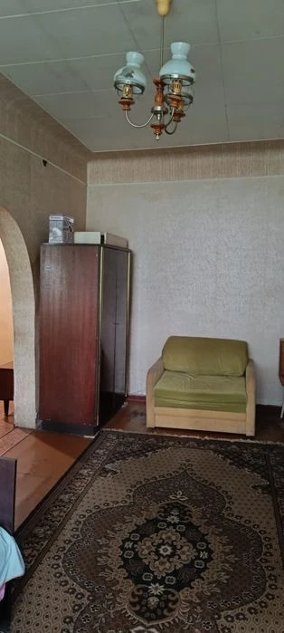 продам 2-х кімнатну квартиру від власника