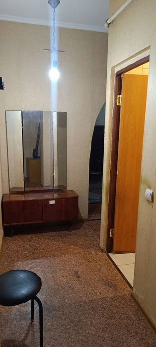 продам 2-х кімнатну квартиру від власника