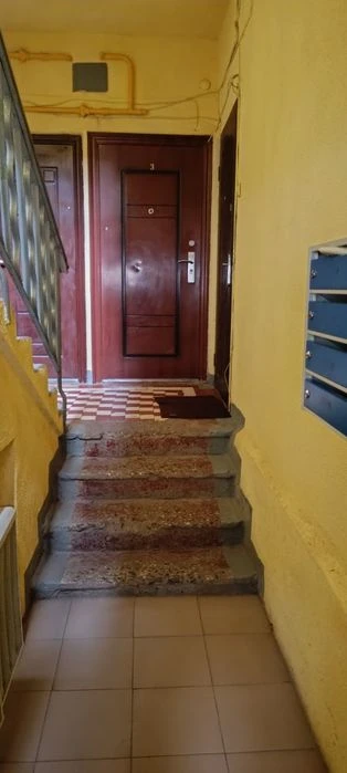 продам 2-х кімнатну квартиру від власника