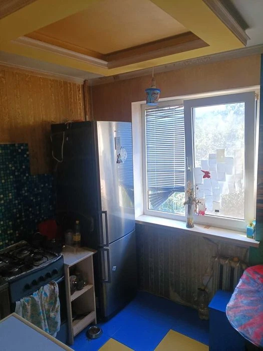 Продам 2 к. квартиру, м. Дворец спорта, б. Жасминовый