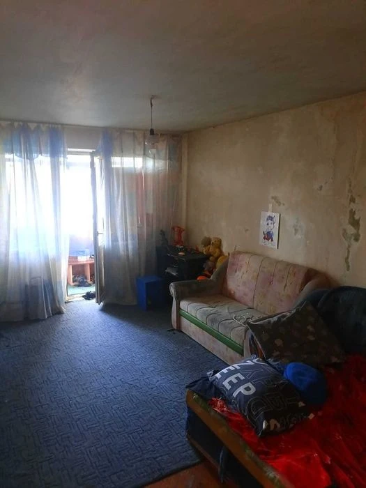 Продам 2 к. квартиру, м. Дворец спорта, б. Жасминовый