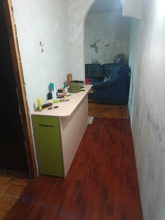 Продам 2 к. квартиру, м. Дворец спорта, б. Жасминовый