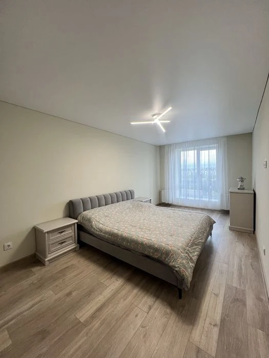 Терміновий ! Продаж 2 кімнатної квартири з ремонтом 75,5м2 /