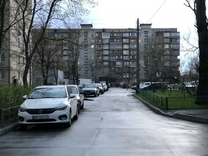 Продаж 1-кімнатної квартири 41 м², Богатирська вул., 2